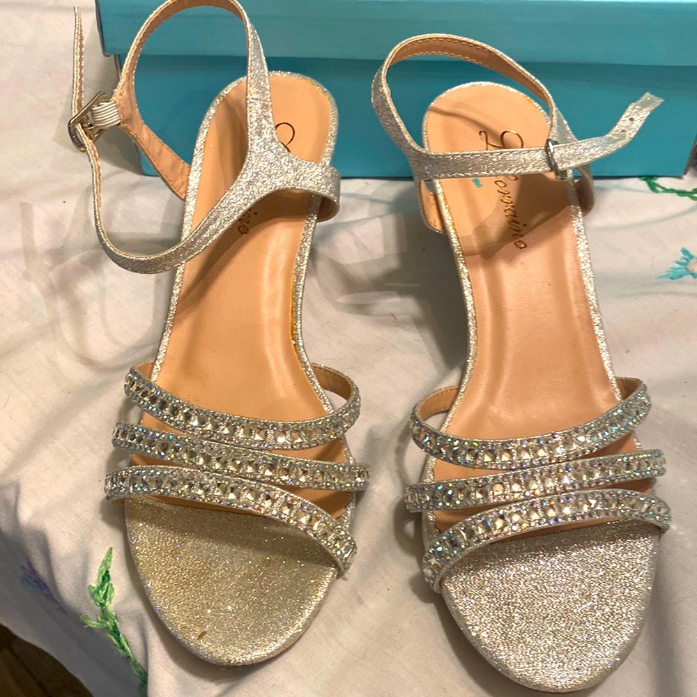 L Lorraine 2” heel silver with straps size 7.5 with box style berkly
